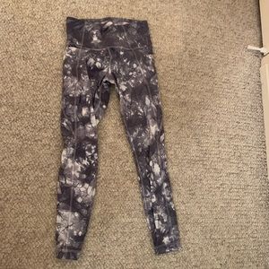 Athleta Tie-dye 7/8 Salutation Leggings